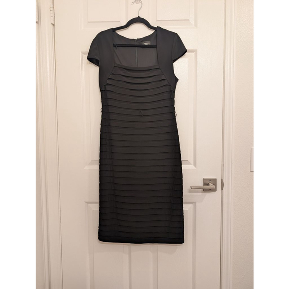 Women's Adrianna Papell Black Tiered Sheath Dress Size 8 work wear attire preppy - Picture 2 of 10
